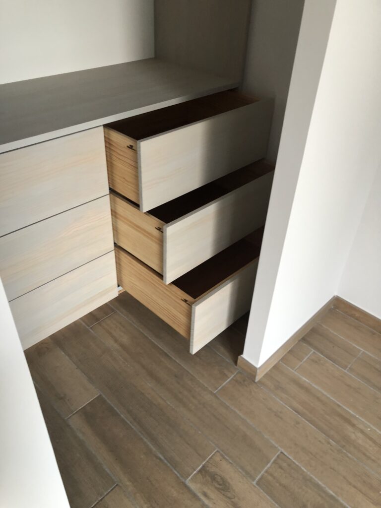 Dressing chambre parentale sur mesure en bois massif mimizan arcachon bayonne pau toulouse tarbes agen dax